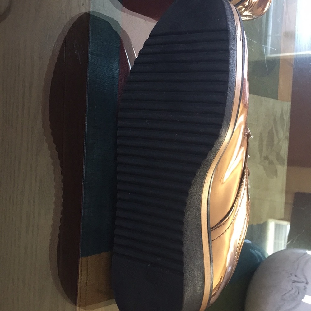 Shoes - Picture 5 of 9